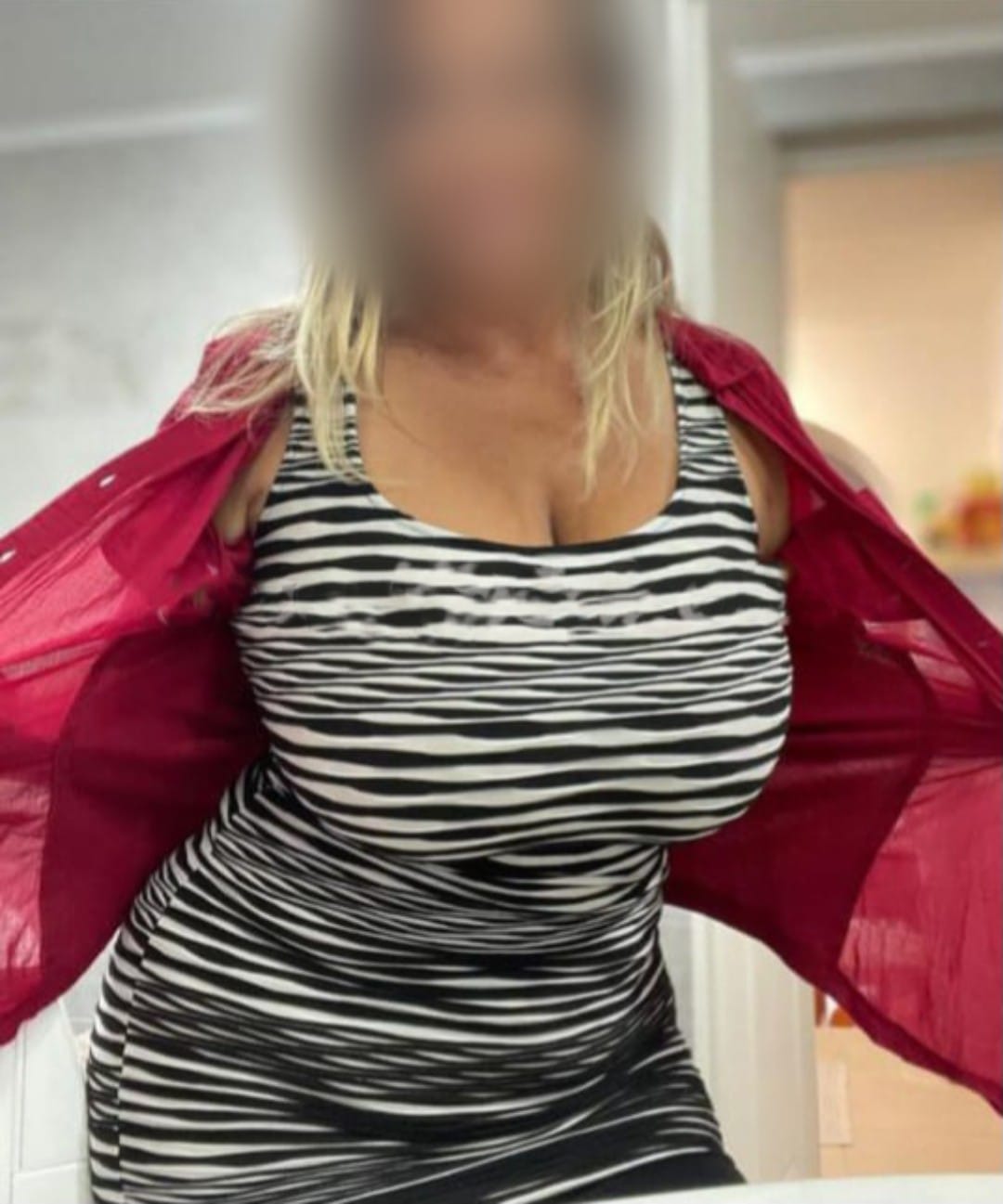 Девушка по вызову Experte Massage 39 лет подарит окончание на грудь и примет у себя