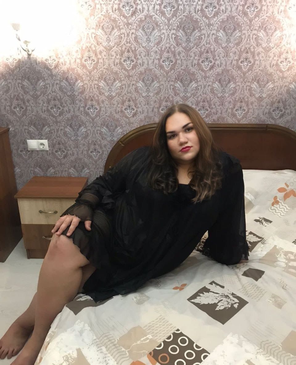 Путана Лика транси пышная сделает качественно расслабляющий массаж и позовет в гости