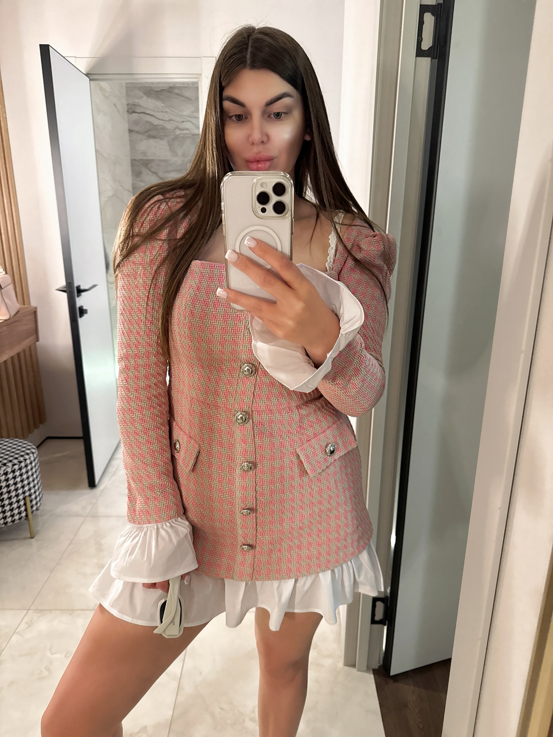 Девушка САМАЯ СОЧНАЯ с 4 размером груди подарит минет в презервативе и примет у себя