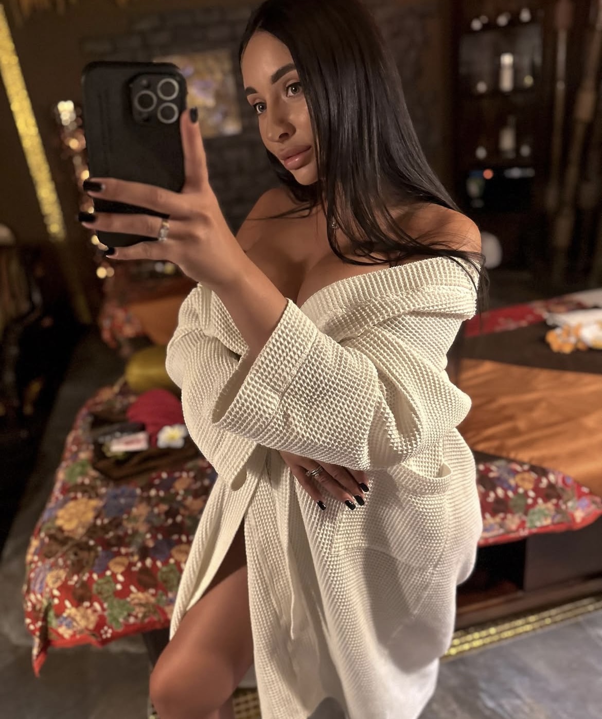 Проститутка Алиса 26 лет сделает качественно минет без резинки и примет у себя