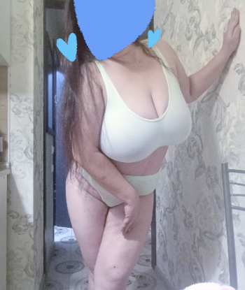 Брюнетка Карина 35 лет сделает профессионально куннилингус и примет у себя в Район - Октябрьской улицы