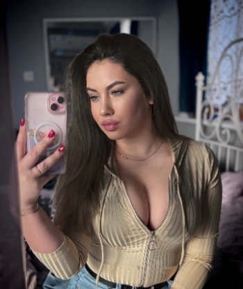 Путана АРИНА PLUS стройная сделает нежно игрушки и примет у себя