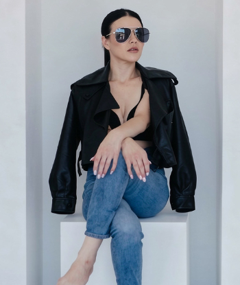 Девочка Ксюша стройная подарит минет в презервативе и пригласит к себе