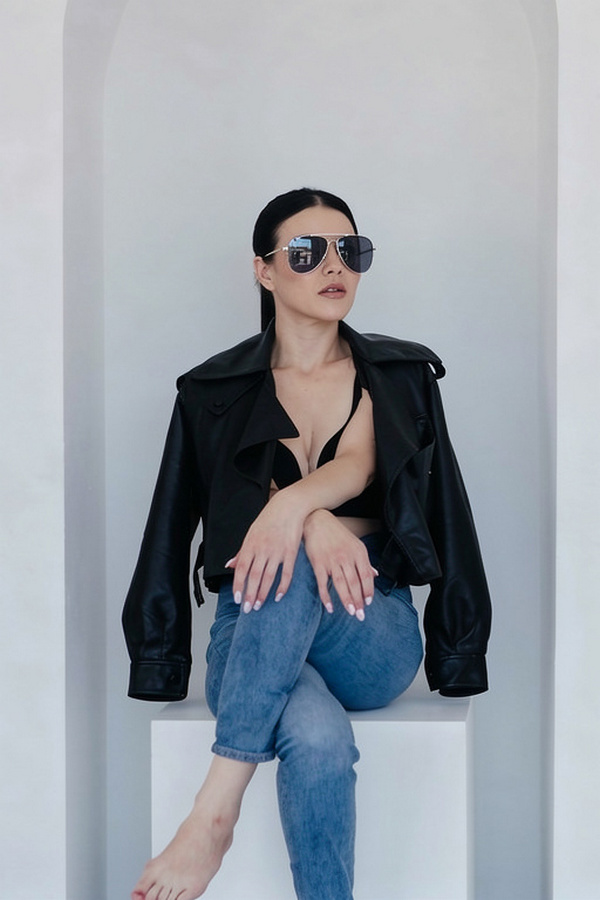 Девушка Ксюша есть ДОПЫ с 3 размером груди сделает с удовольствием классический секс и пригласит к себе