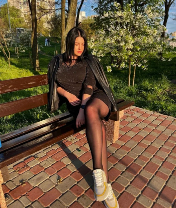 Девушка по вызову ОЛЕНЬКА стройная сделает нежно окончание в рот и позовет в гости в Район - Центр