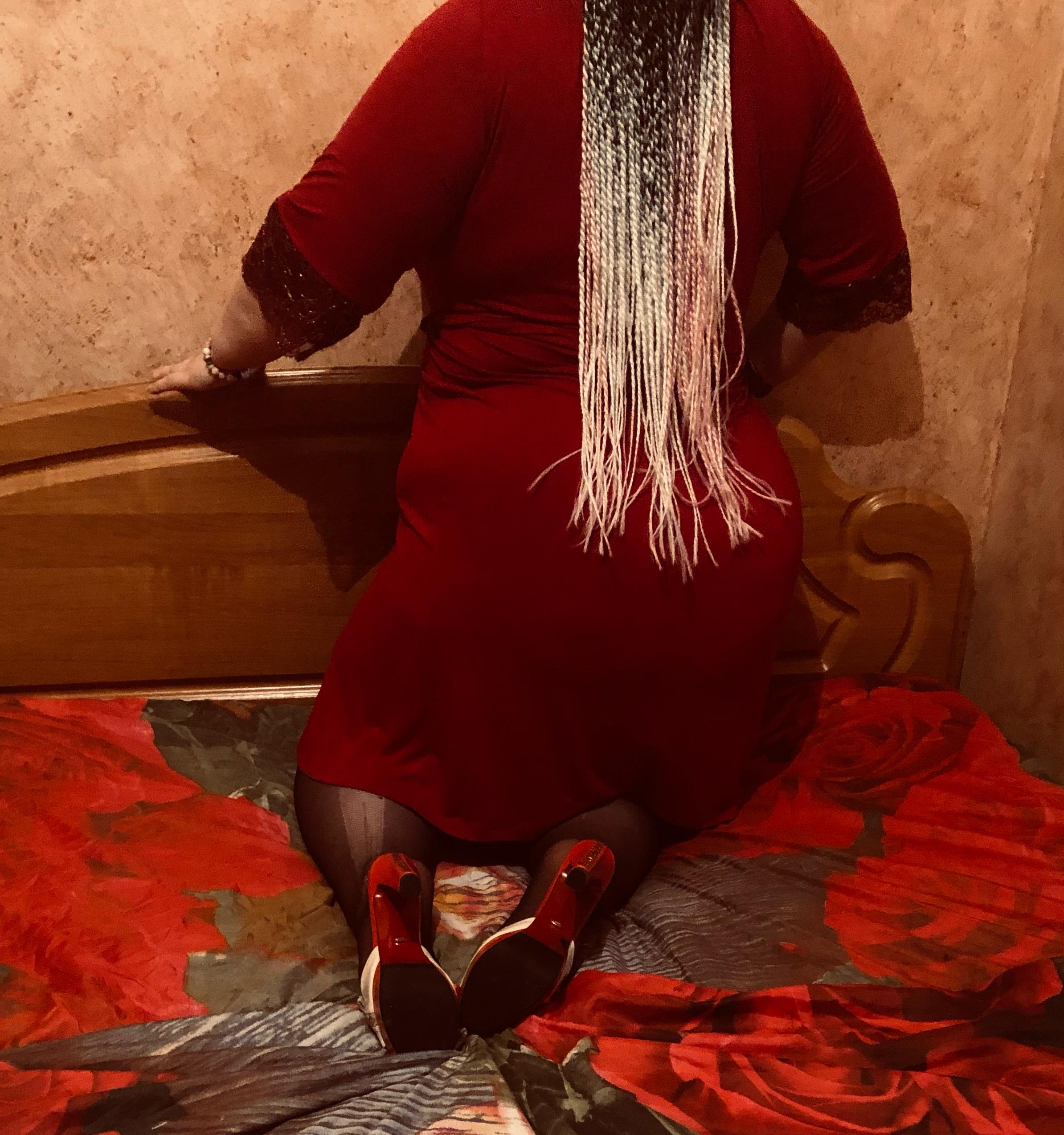 Индивидуалка Елена 31 лет исполнит эротический массаж и примет у себя в Район - Юго-Запад